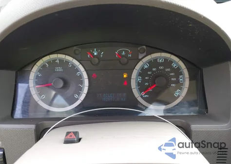 2010 Ford Escape Xlt z USA, uszkodzony, nr VIN 1FMCU0DG9AKA52432